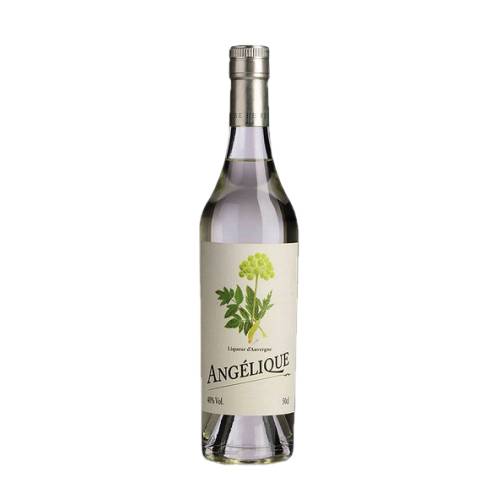Angelica liqueur made from fennel aniseed coriander seeds and cloves a little and chop the angelica stems.