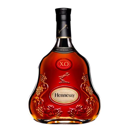 Extra Old Hennessy XO Cognac combines the spicy aromas of oak and leather with the sweeter essences of flowers and ripe fruit.